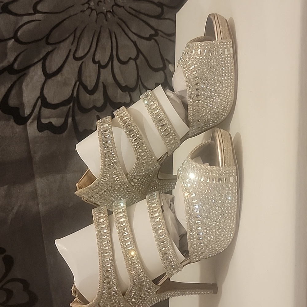 High Heels - Picture 2 of 4